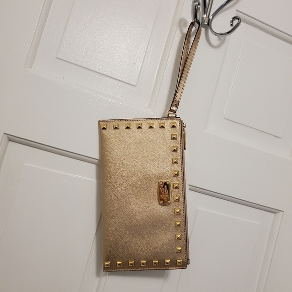 EC Michael Kors Gold Saffiano Leather Stud Large Clutch/Wristlet - Picture 10 of 14